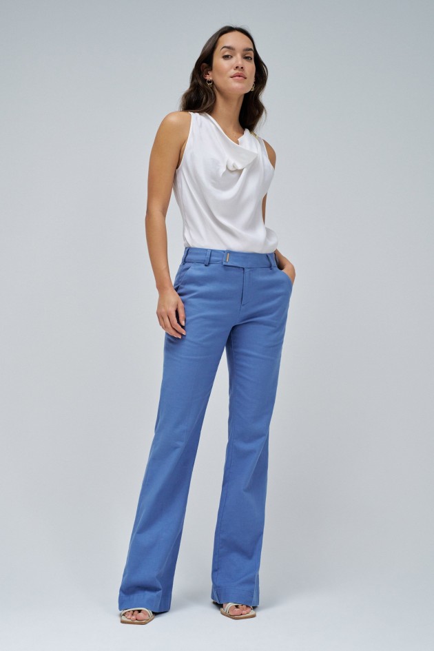 CHINO FLARE DE LINO