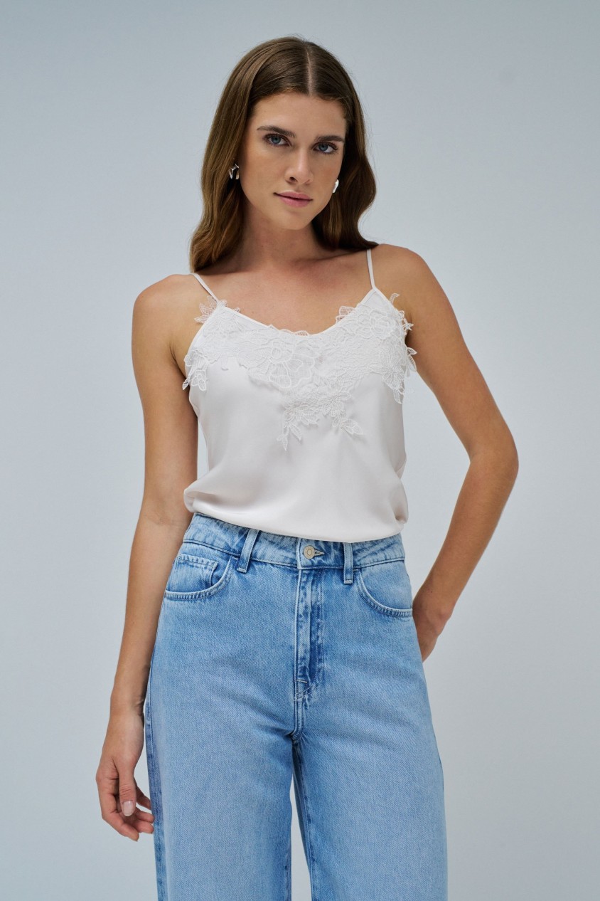 TOP SATINADO CON ENCAJE