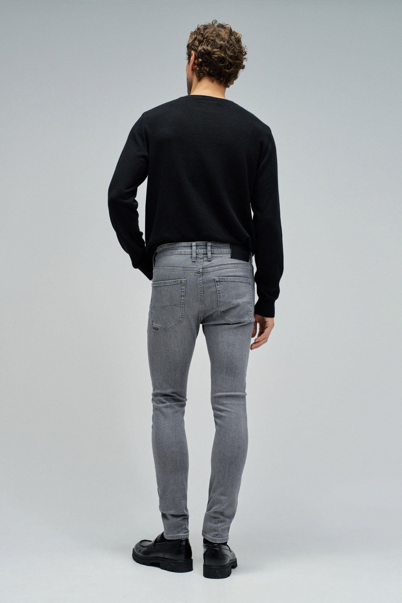 SKINNY FIT JEANS