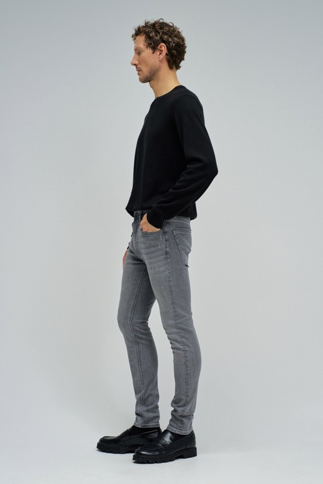 SKINNY FIT JEANS