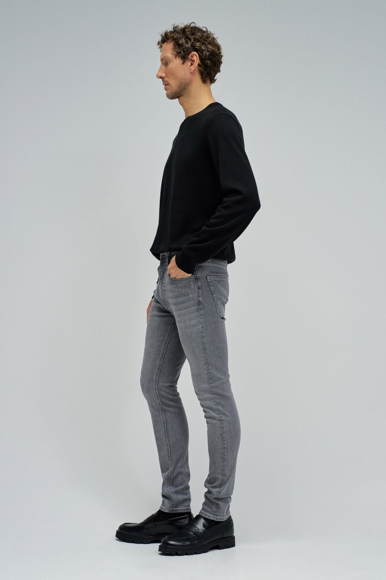 SKINNY FIT JEANS