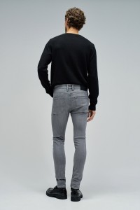 SKINNY FIT JEANS