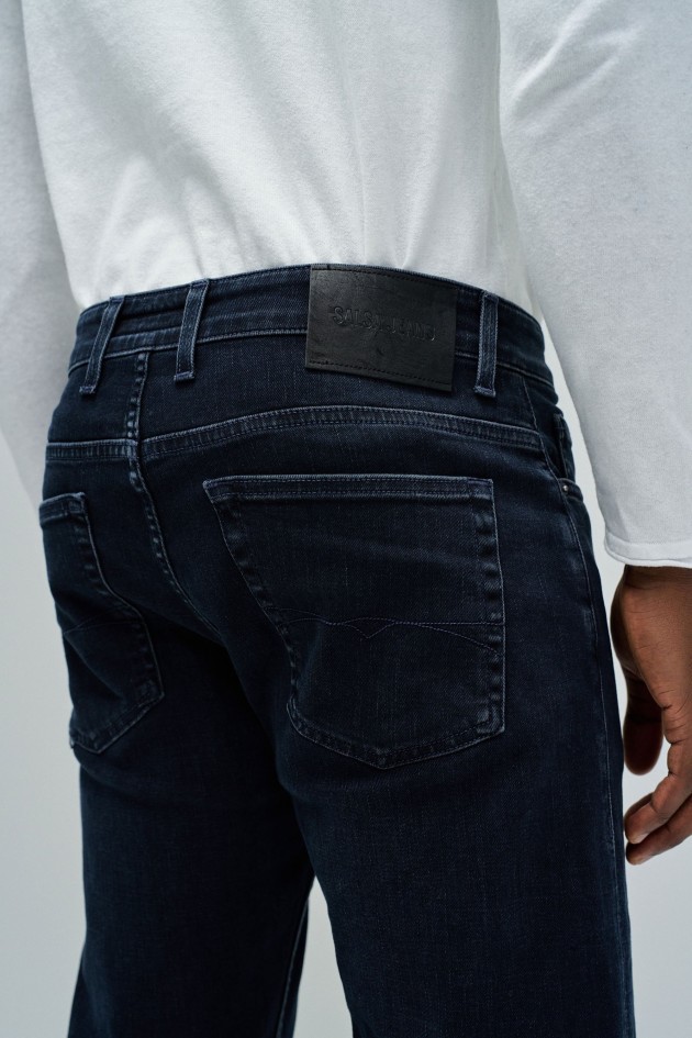 SLIM FIT JEANS
