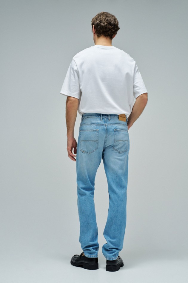 REGULAR FIT AIR BLEND JEANS