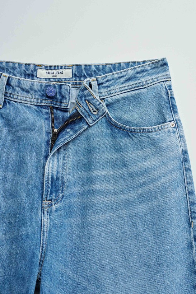 LOOSE FIT JEANS