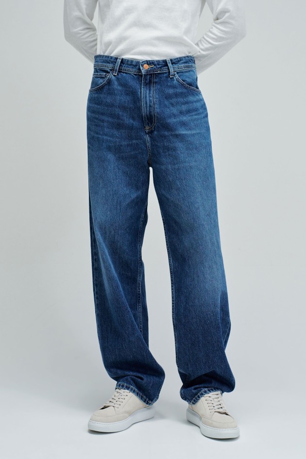 LOOSE FIT JEANS