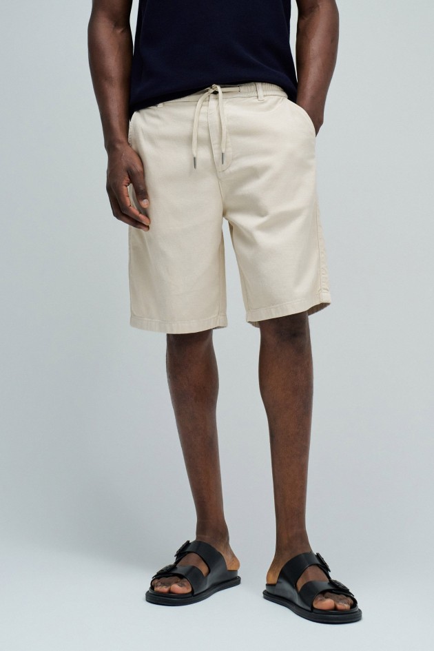 JOGGER-SHORTS AUS LEICHTEM DENIM