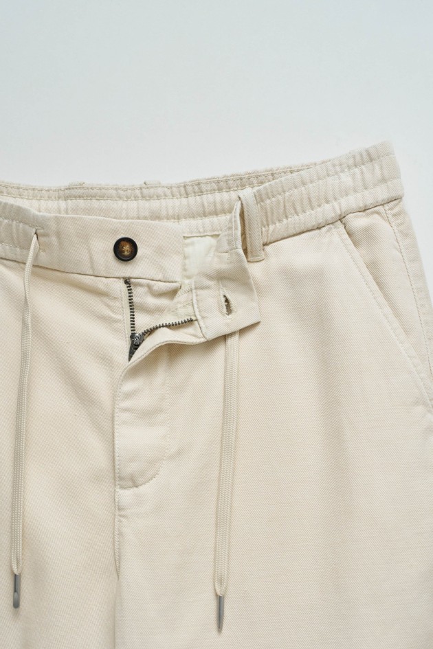 JOGGER-SHORTS AUS LEICHTEM DENIM