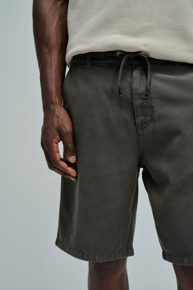 LIGHTWEIGHT DENIM JOGGER SHORTS