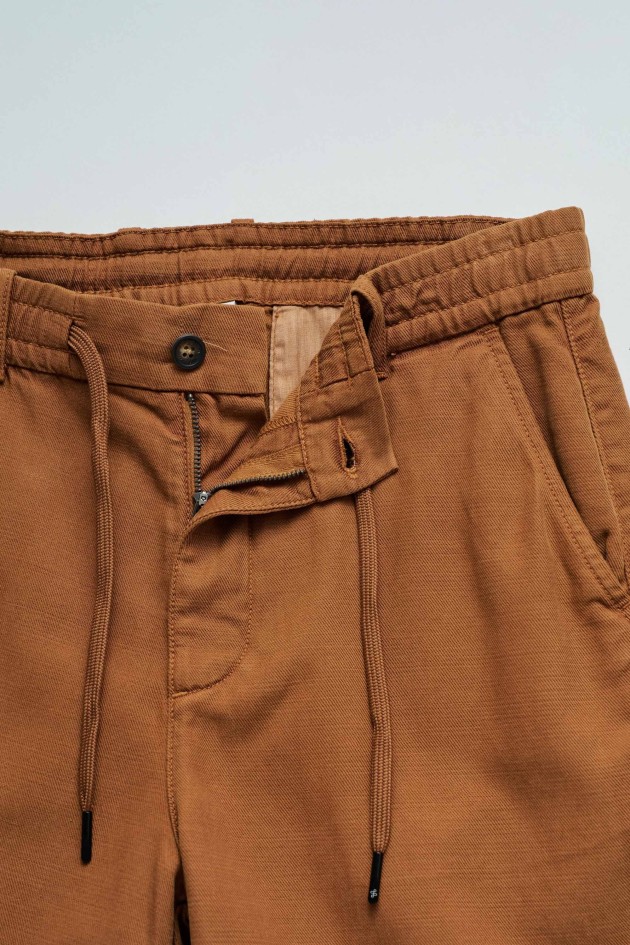 LIGHTWEIGHT DENIM JOGGER SHORTS