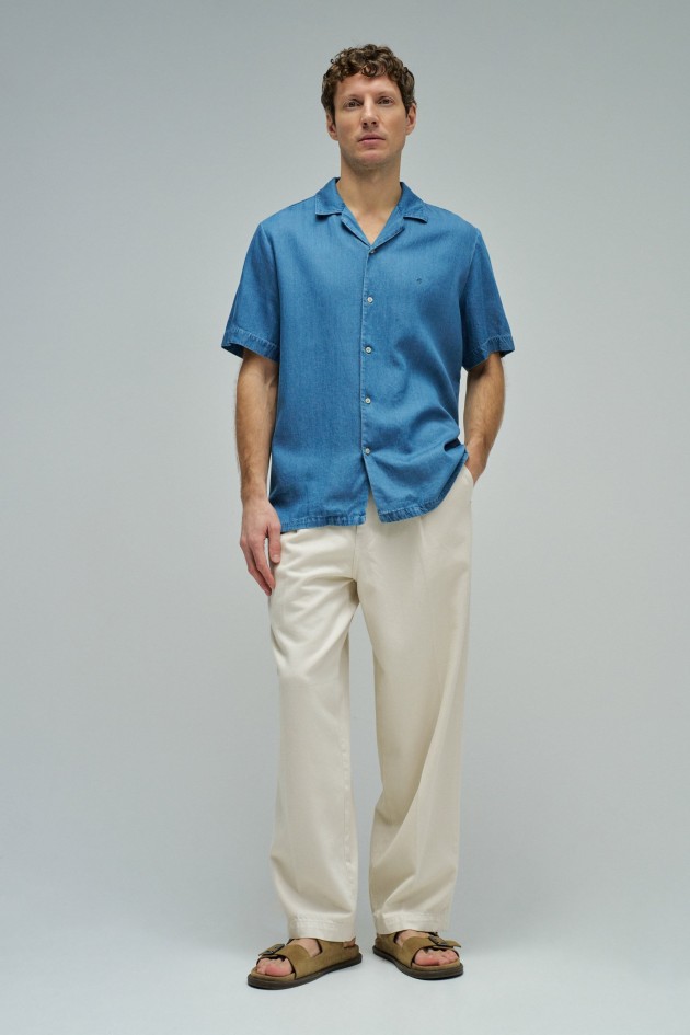 CAMISA EM DENIM LEVE