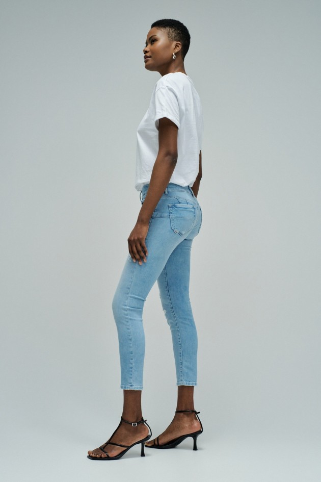 VAQUEROS WONDER PUSH UP CROPPED SKINNY