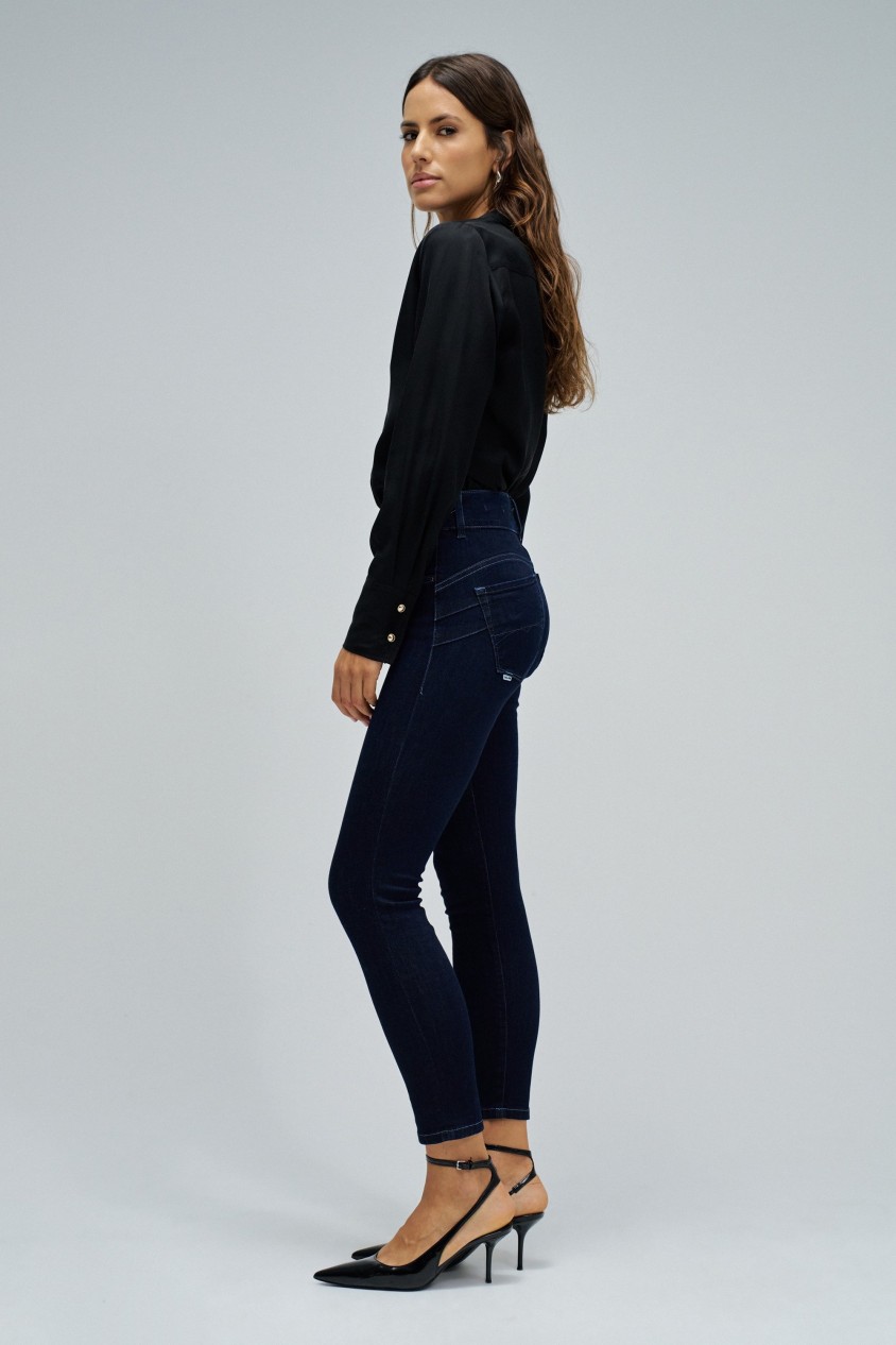 VAQUEROS SECRET PUSH IN CROPPED SKINNY