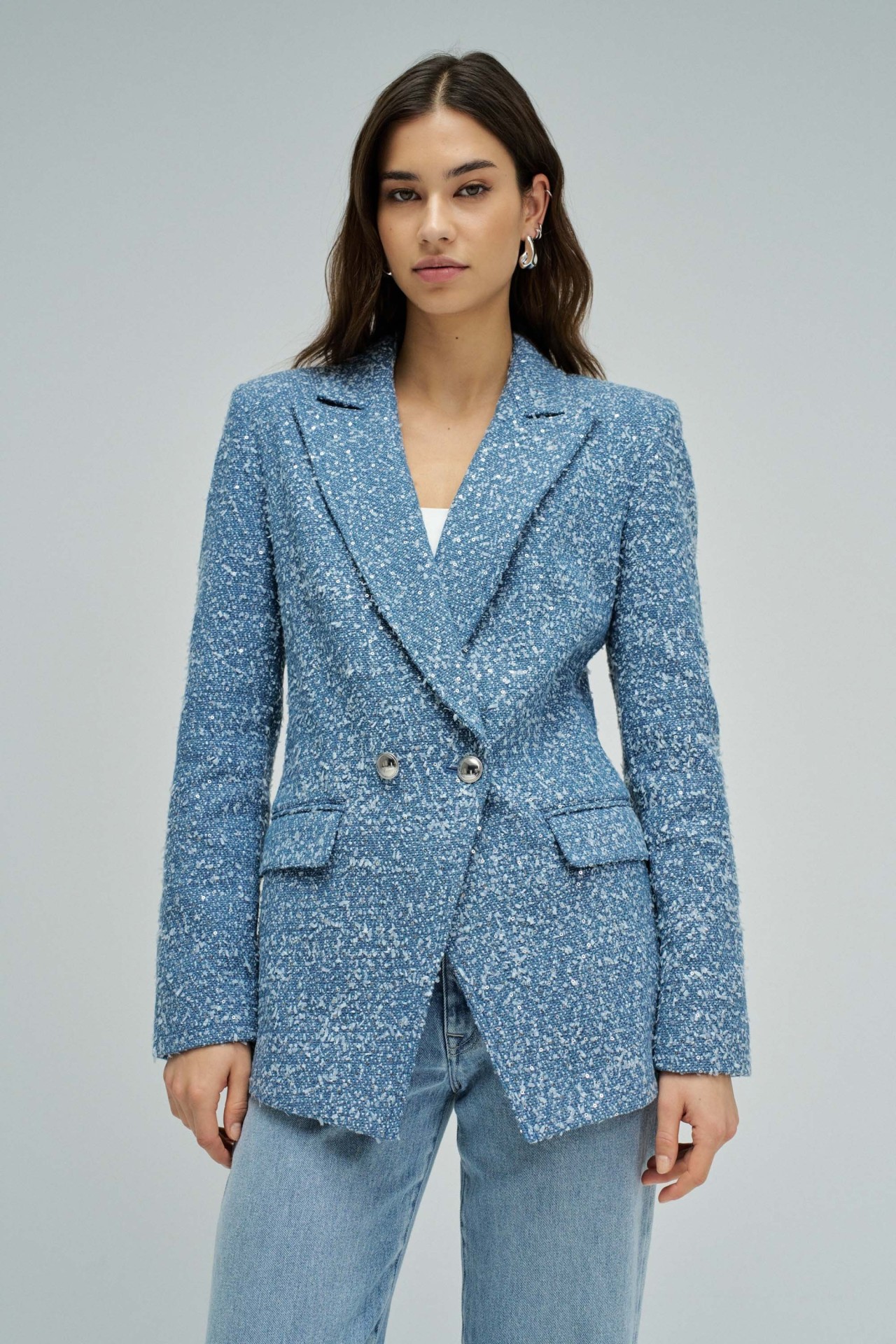 BLAZER EN DENIM CON JACQUARD Y LENTEJUELAS