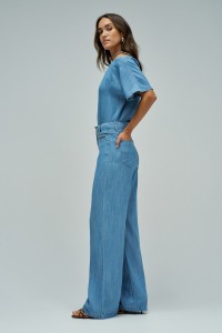 CAL�AS EM LIGHTDENIM COM PERNA WIDE