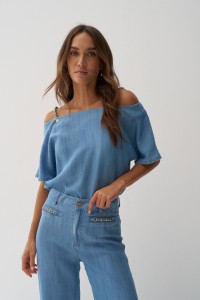 CAL�AS EM LIGHTDENIM COM PERNA WIDE
