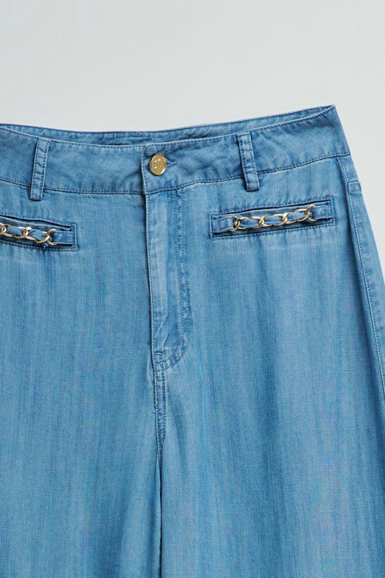 CAL�AS EM LIGHTDENIM COM PERNA WIDE