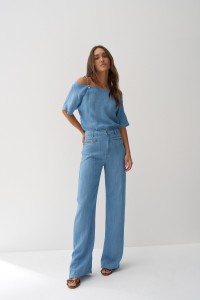 CAL�AS EM LIGHTDENIM COM PERNA WIDE