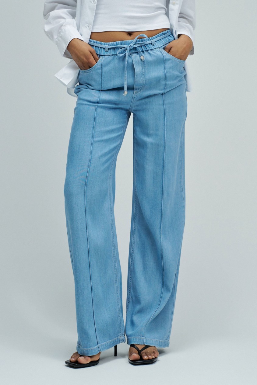 PANTALONS JOGGERS AVEC JAMBE WIDE EN LIGHTDENIM