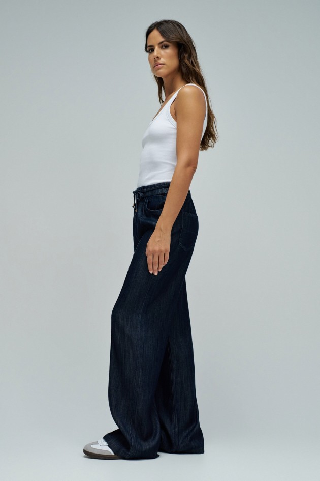 CALÇAS JOGGERS COM PERNA WIDE EM LIGHTDENIM