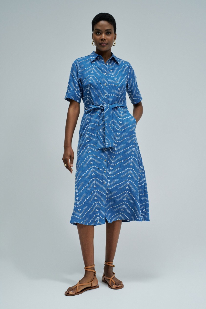 VESTIDO CAMISERO MIDI CON BORDADOS