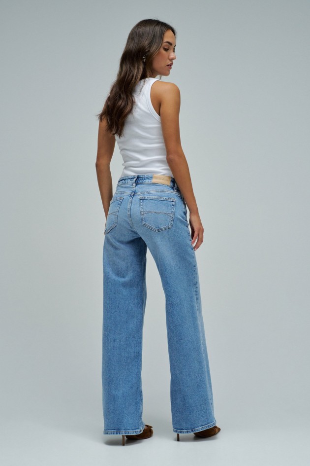 LOW RISE WIDE JEANS