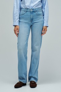 TRUE STRAIGHT JEANS