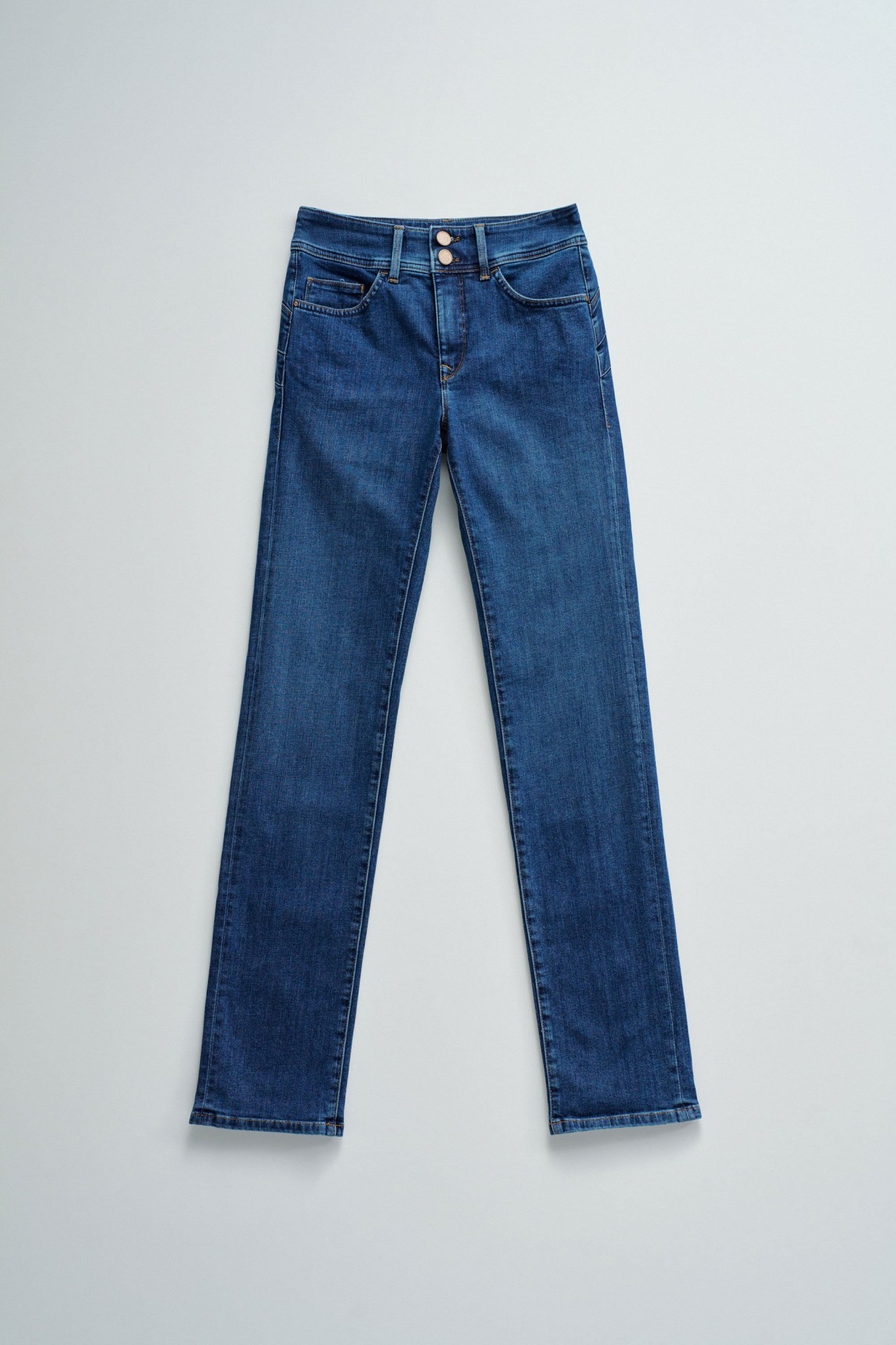 SECRET PUSH IN SLIM JEANS