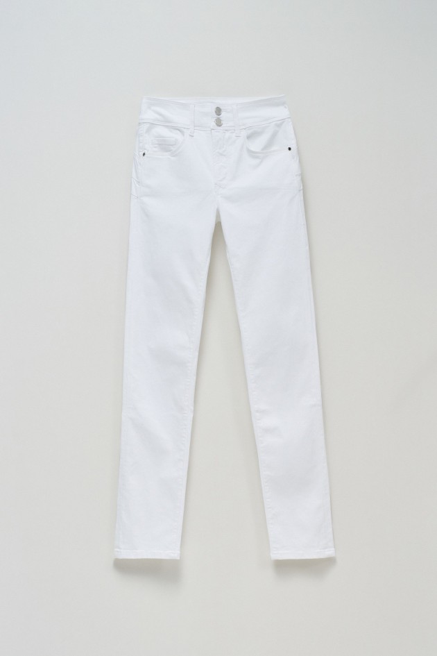 SECRET PUSH IN SLIM JEANS