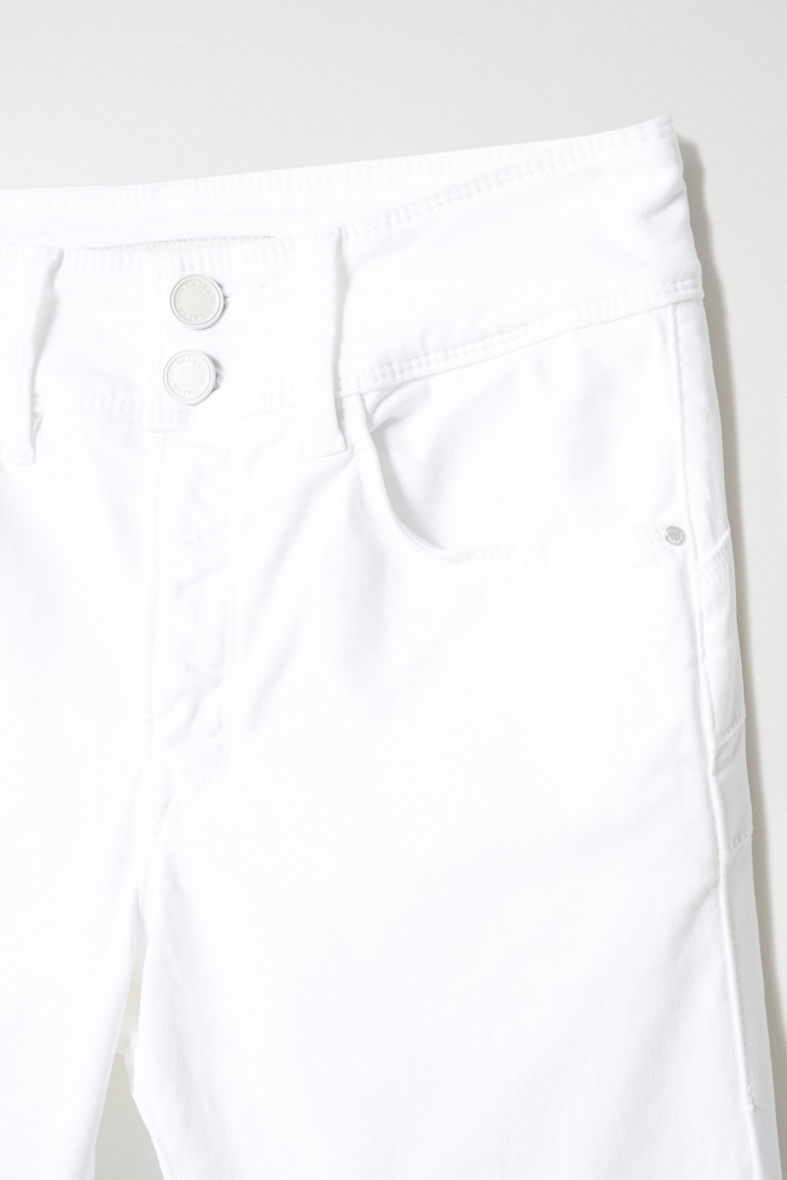SECRET PUSH IN SKINNY JEANS
