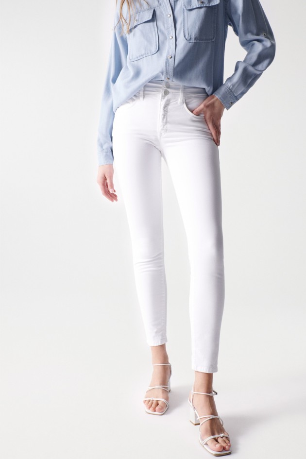SECRET PUSH IN SKINNY JEANS