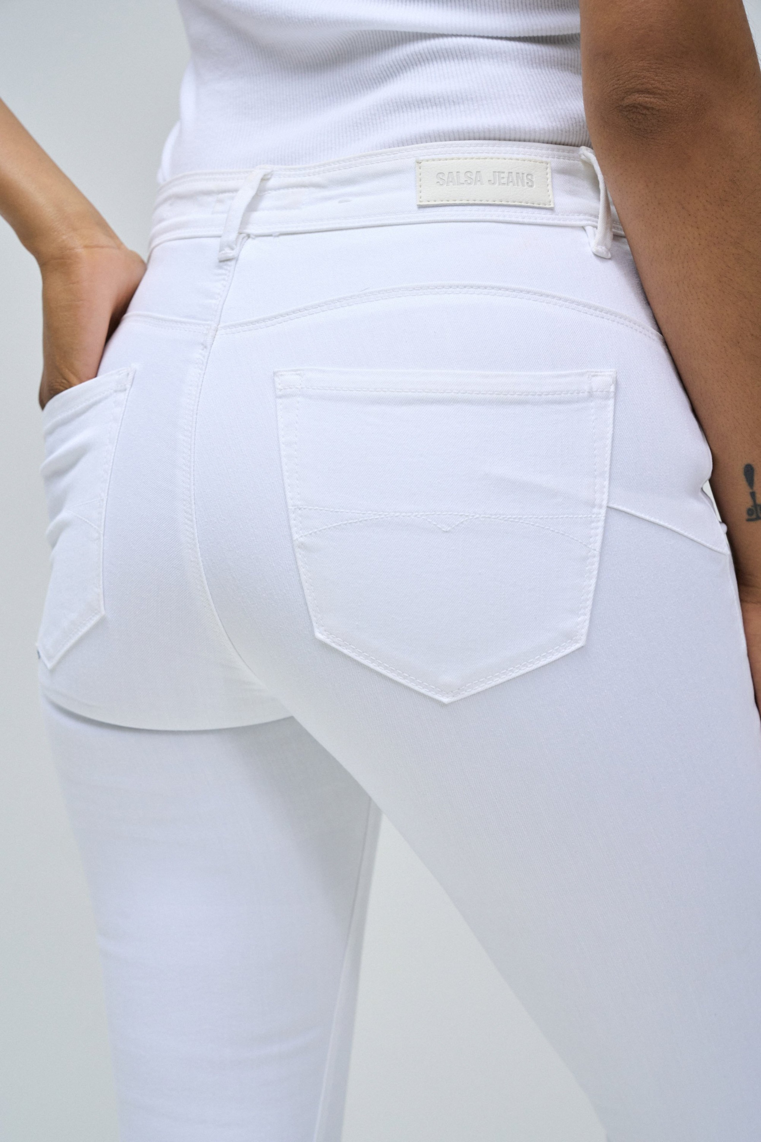 VAQUEROS FAITH PUSH IN CROPPED SKINNY