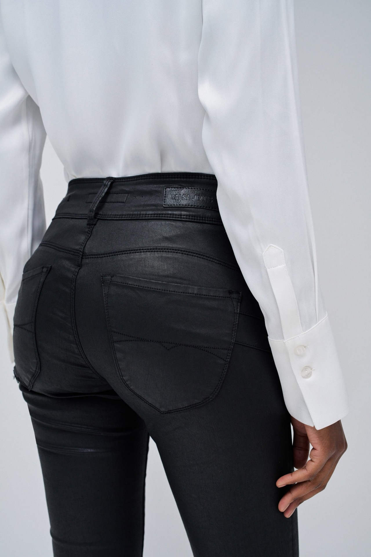 VAQUEROS SECRET PUSH IN CROPPED SKINNY