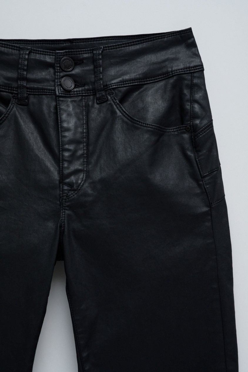 SECRET PUSH IN CROPPED SKINNY JEANS