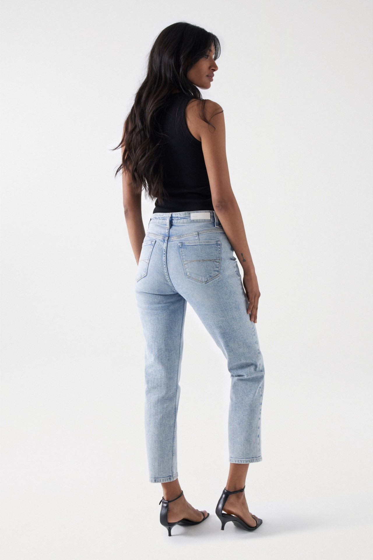 TRUE CROPPED SLIM JEANS