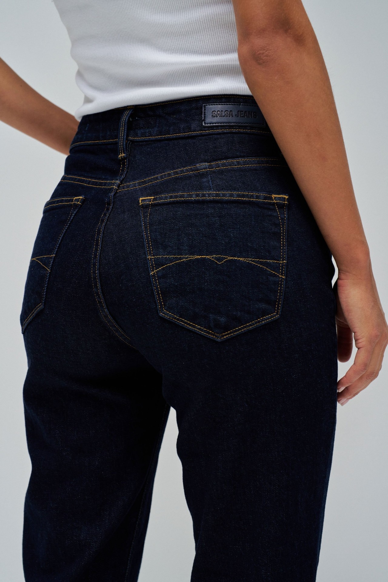 TRUE CROPPED SLIM JEANS