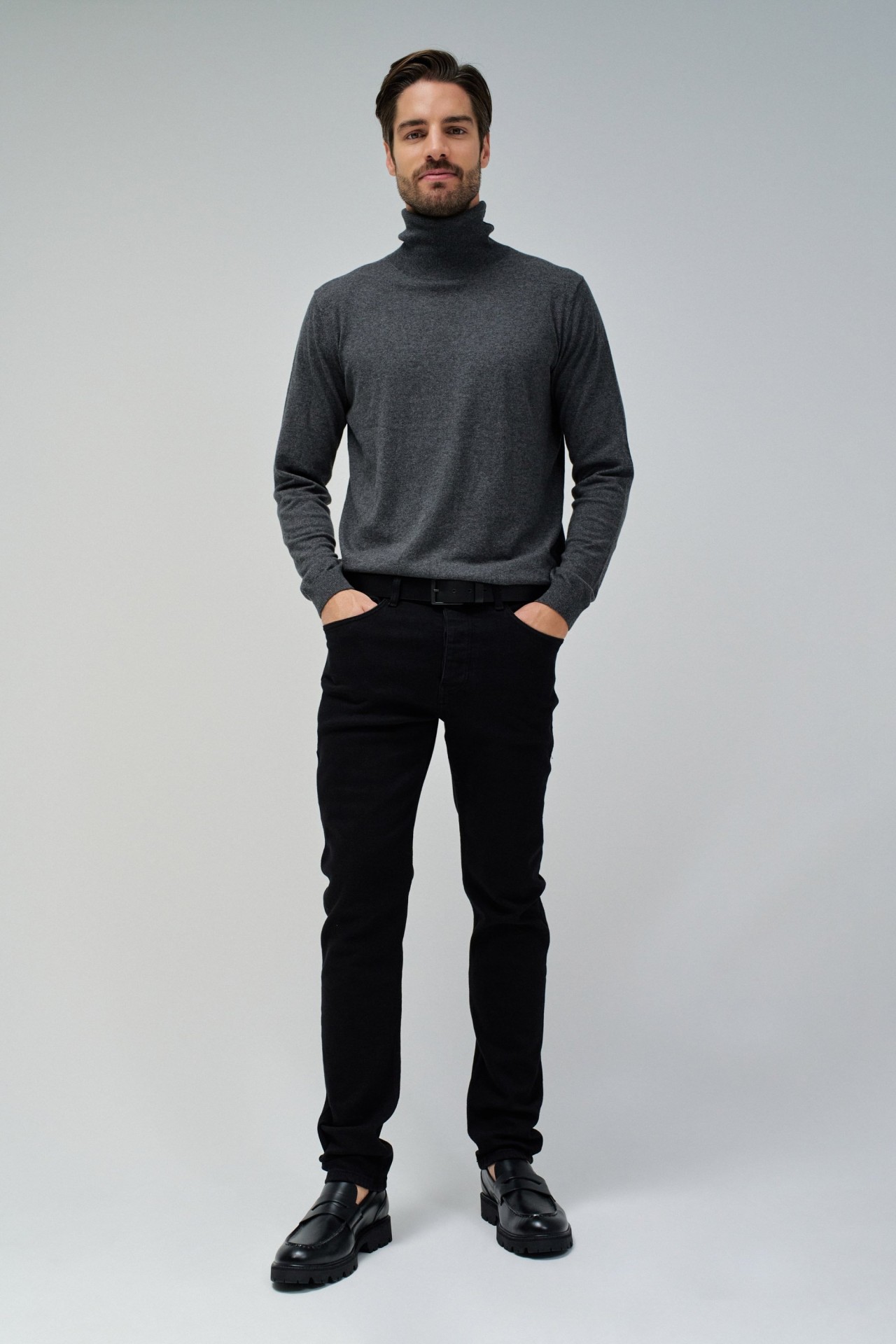 SLIM FIT JEANS