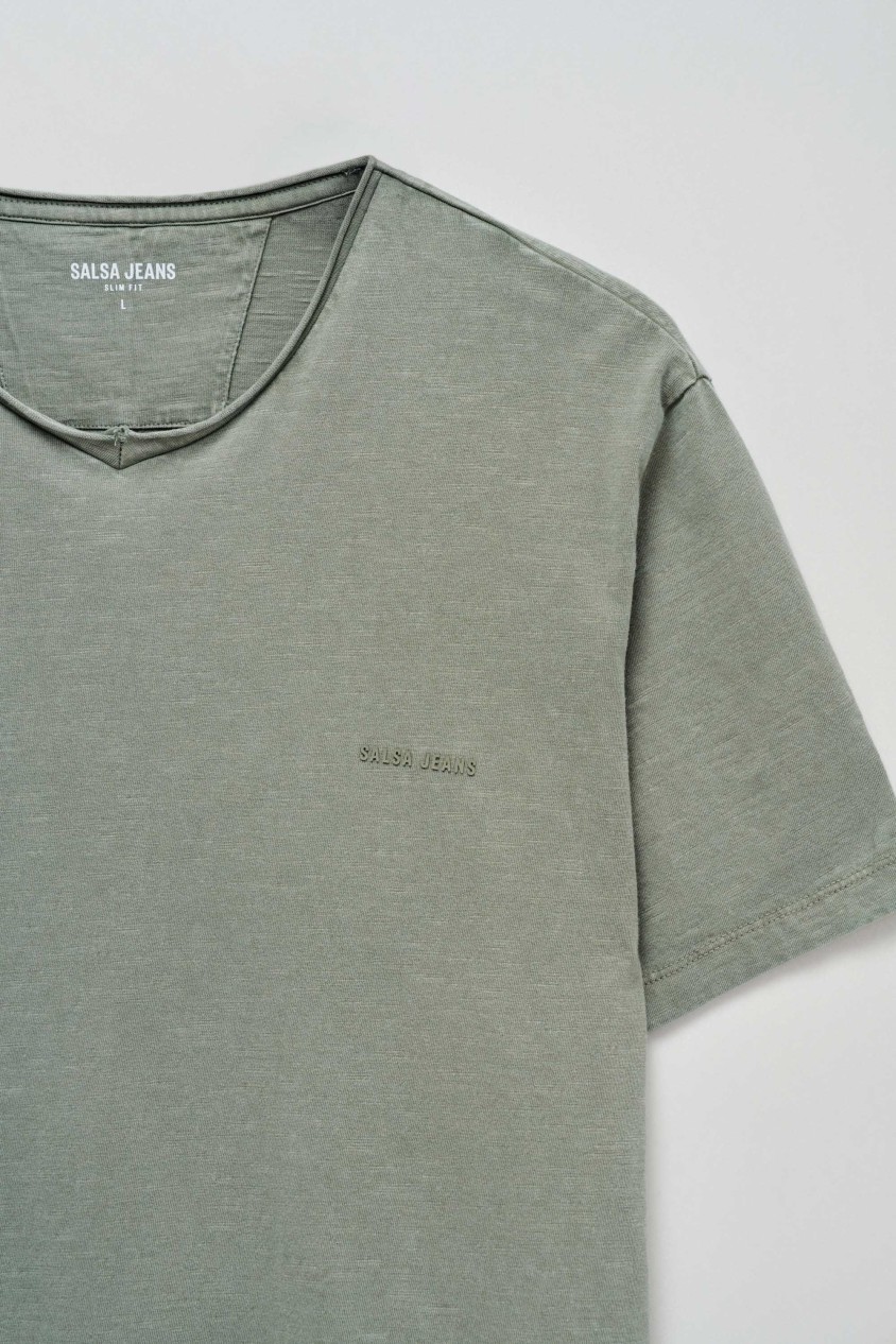 T-SHIRT MIT BRANDING