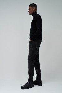 SLIM FIT JEANS