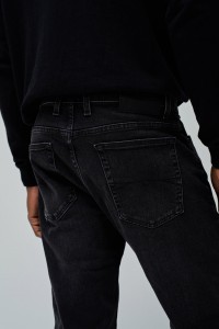 SLIM FIT JEANS