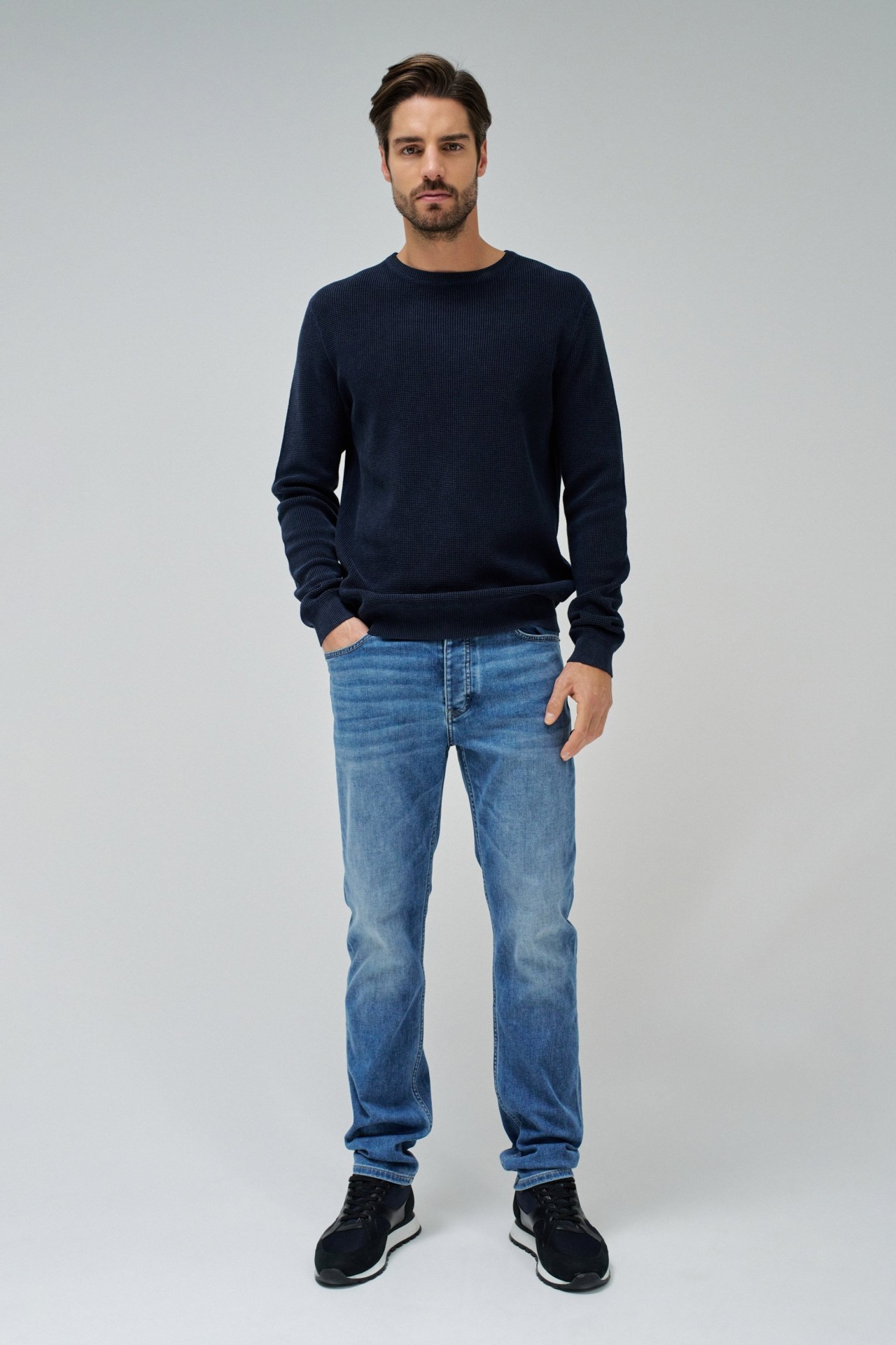 REGULAR FIT COOLMAX JEANS