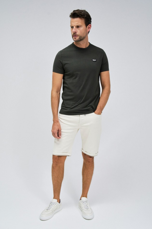 T-SHIRT WITH BRANDING