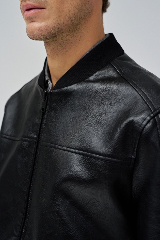 CHAQUETA BOMBER EFECTO PIEL