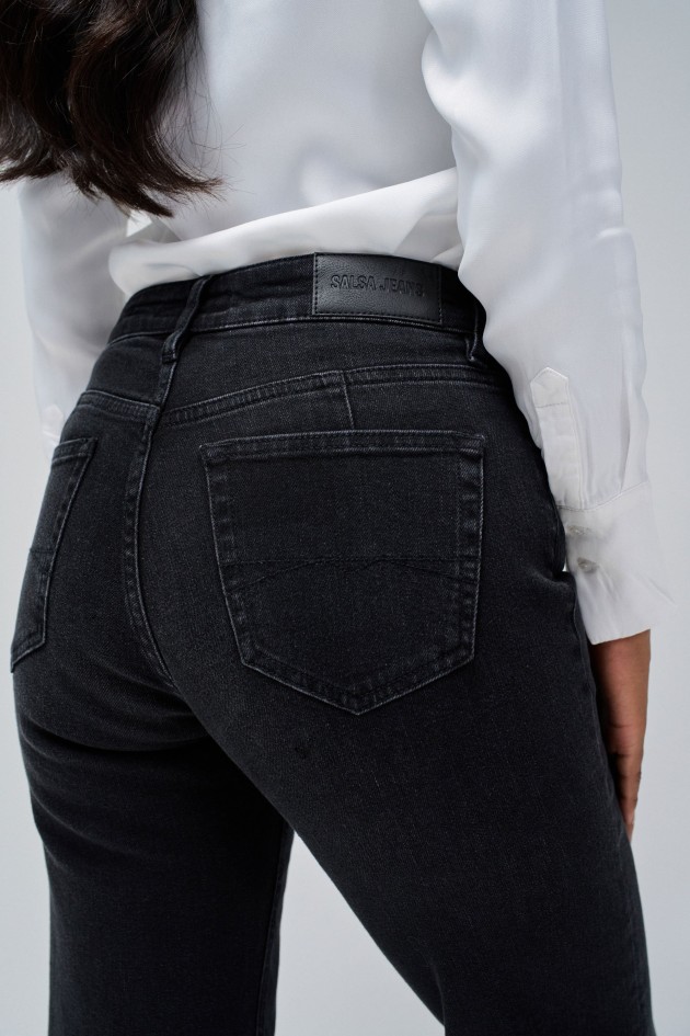 TRUE STRAIGHT JEANS