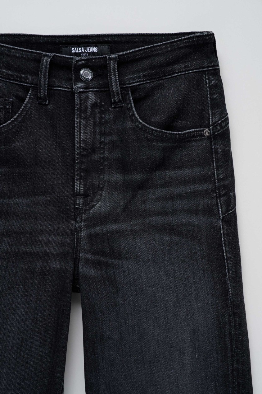 FAITH PUSH IN STRAIGHT JEANS
