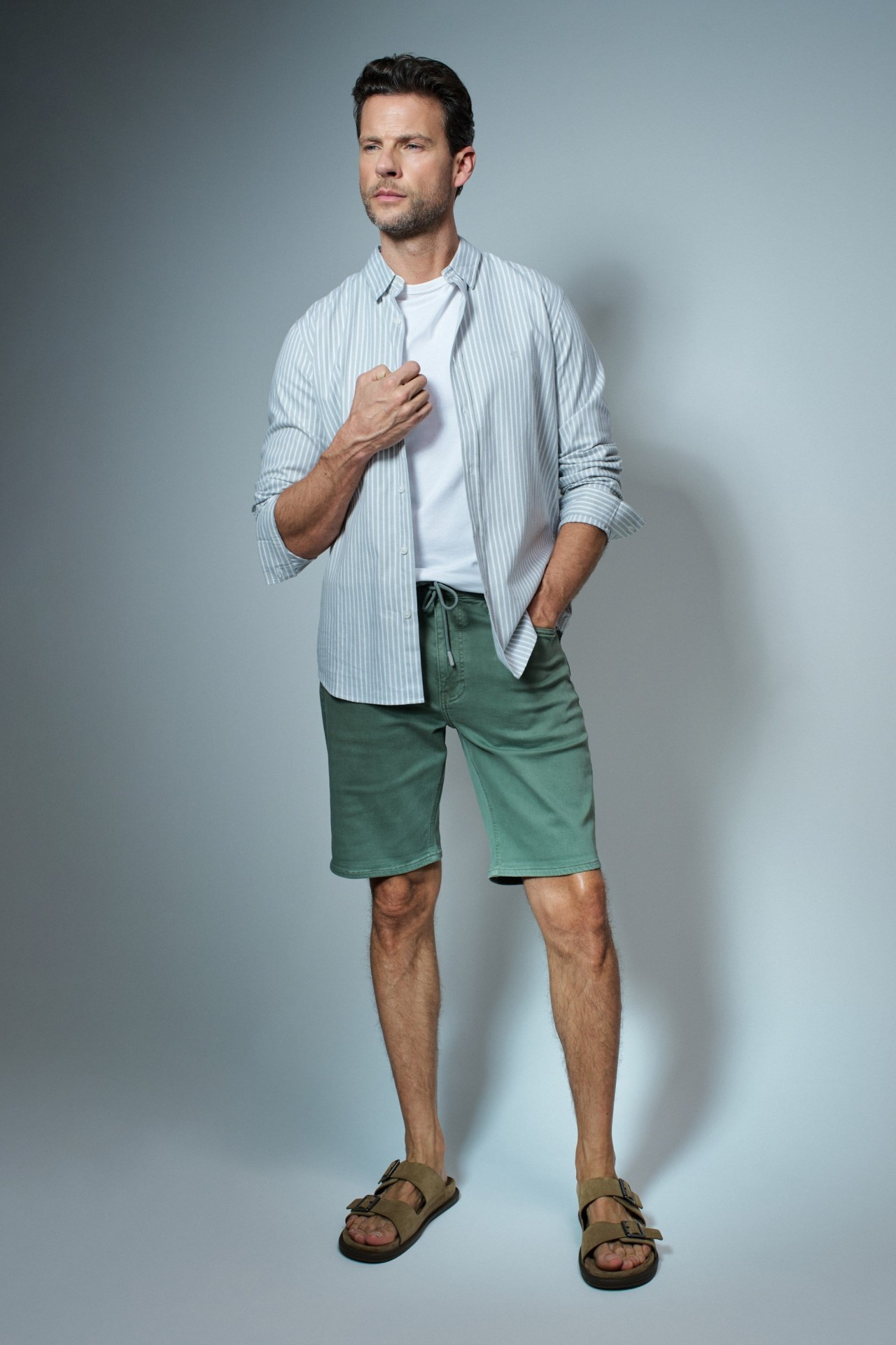 COLOURED DENIM S-ACTIV SHORTS