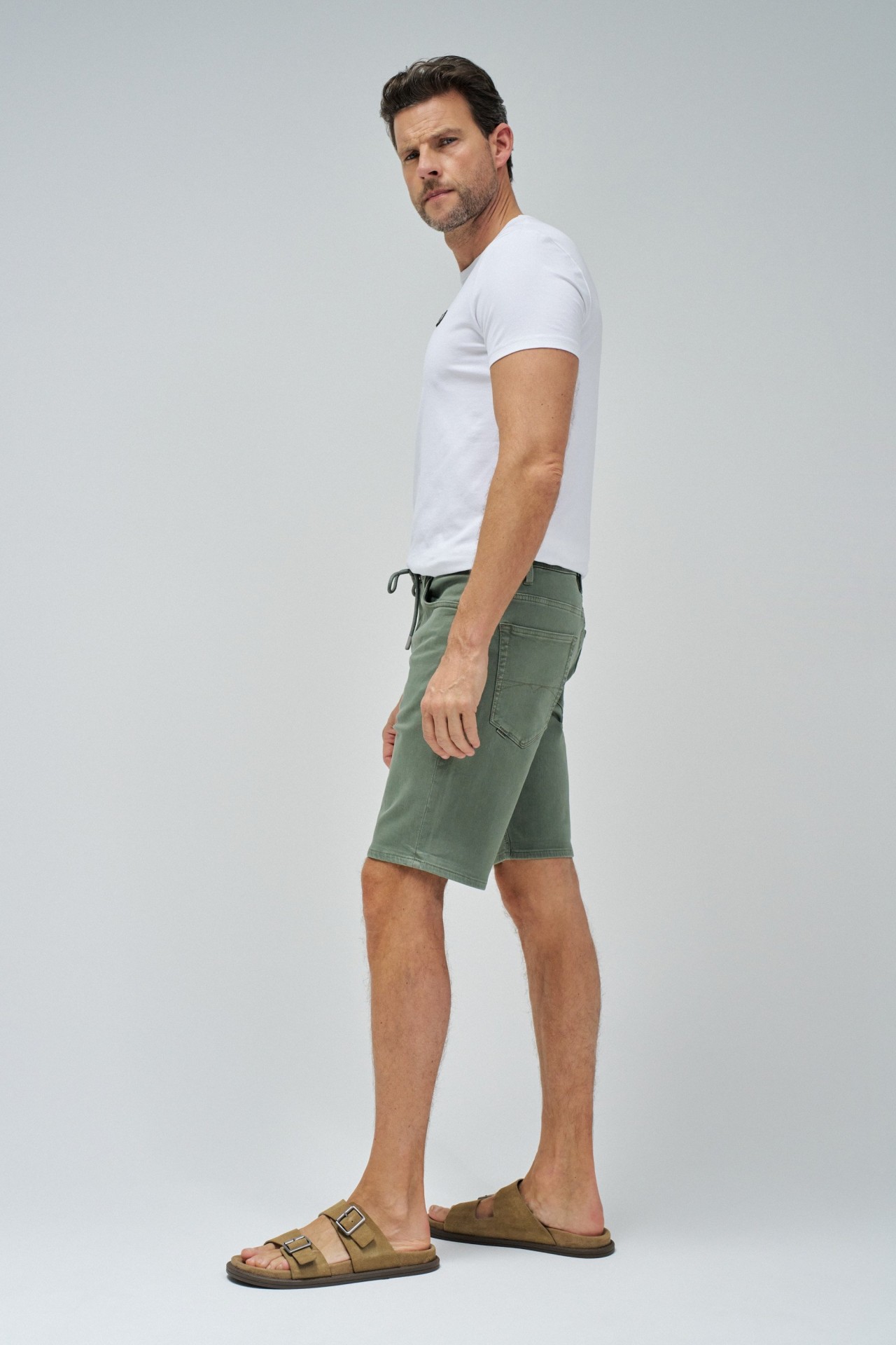 COLOURED DENIM S-ACTIV SHORTS