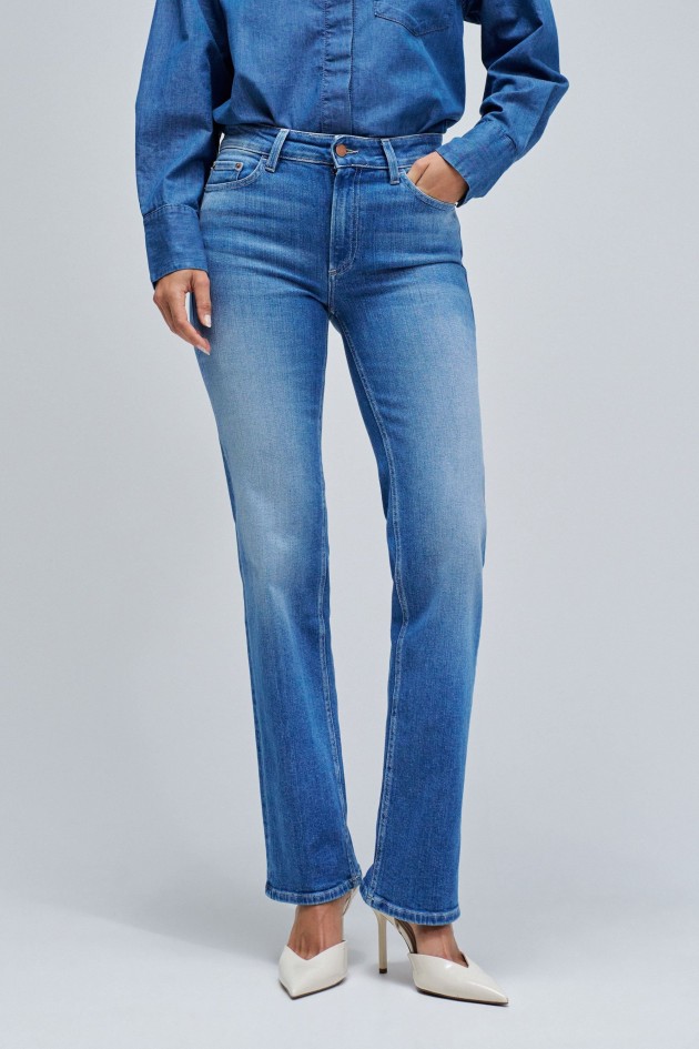 DESTINY PUSH UP STRAIGHT JEANS