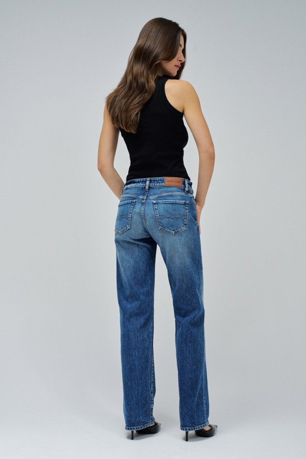 LOW RISE STRAIGHT JEANS