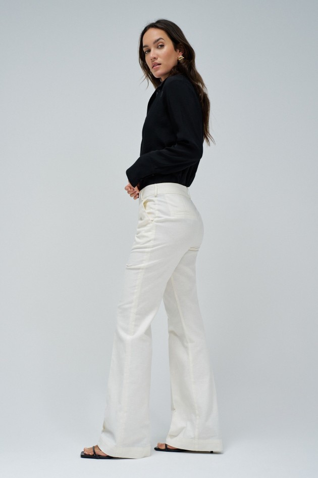 CHINO FLARE EM LINHO